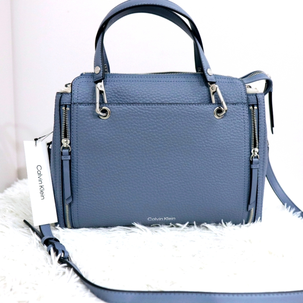 NEW AND AUTHENTIC  CALVIN KLEIN